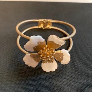 Gold flower bracelet
